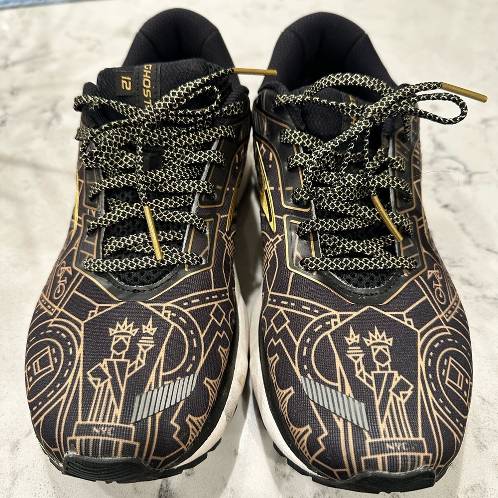 Brooks Ghost NYC - image 2